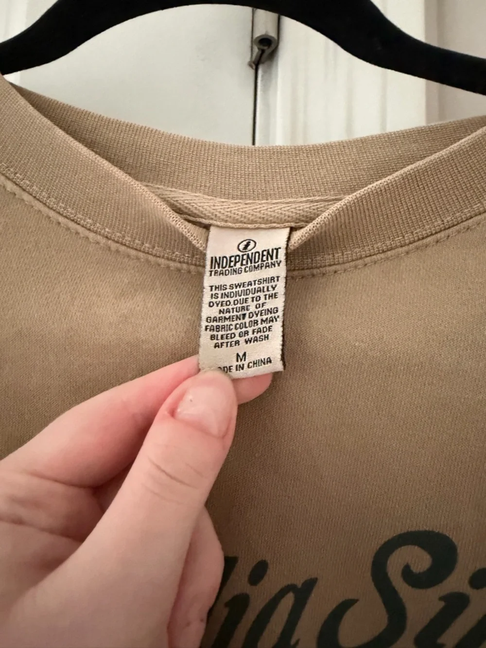 Magnolia Women’s Crewneck Sweatshirt - Picture 2 of 3